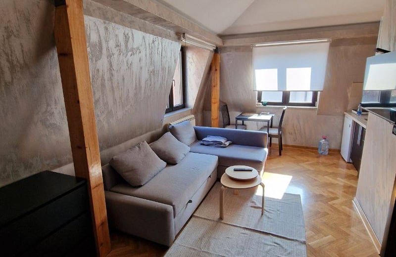 Аренда уютной 2-комнатной квартиры, 37 м², недалеко от центра, Белград, Сербия